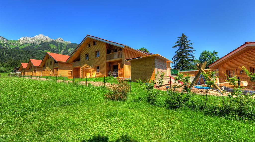 Feriendorf Am Hahnenkamm 로이테 외부 사진