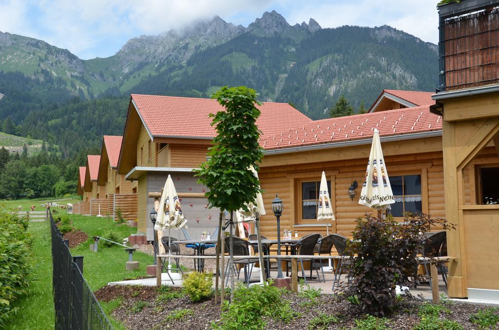 Feriendorf Am Hahnenkamm 로이테 외부 사진