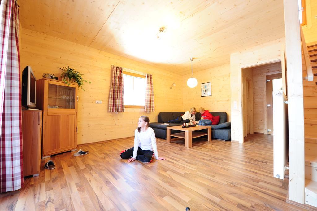 Feriendorf Am Hahnenkamm 로이테 외부 사진